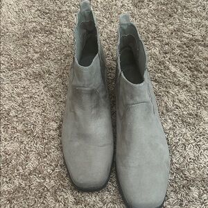G H Bass & Co. Elegant Women's Gray Suede Ankle Boots